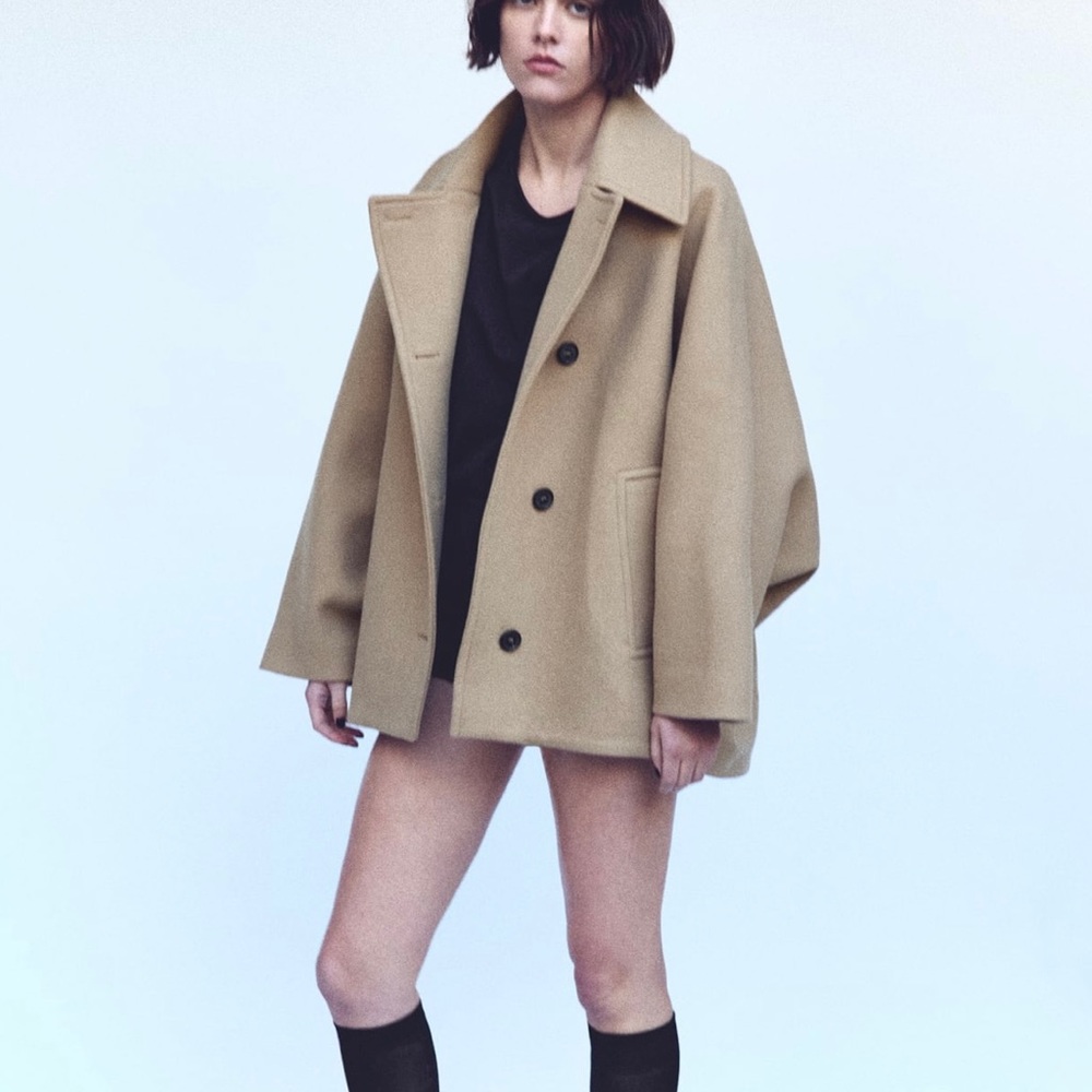 CROPPED OVERSIZED COAT ZW COLLECTION. Purchased for a trip, never used.